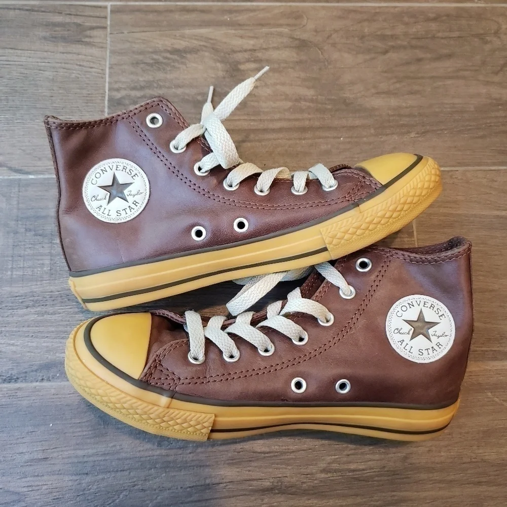 Converse Leather High Top Chuck Youths 2